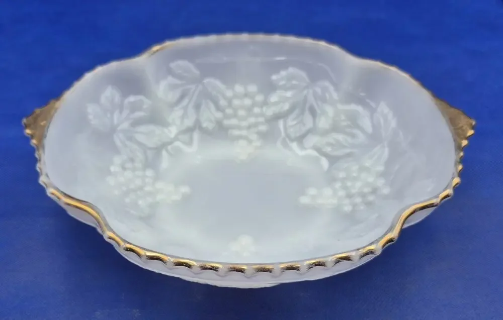 Vintage Anchor Hocking Milk Glass Bowl Gold Trim Embossed Grape Vine 10x3